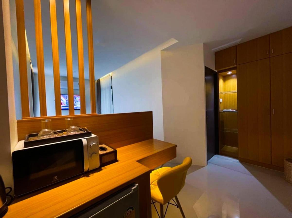 Tj Boutique Hotel Uthai Thani Exteriör bild