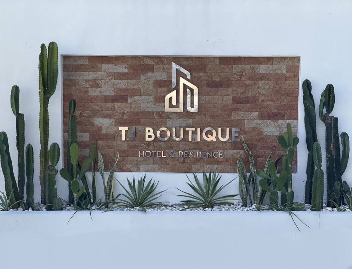 Tj Boutique Hotel Uthai Thani Exteriör bild